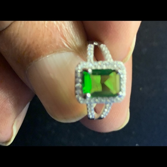 Ring - Picture 3 of 6